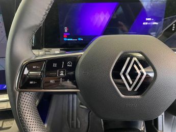 Renault Megane E-Tech comfort range 60kWh techno Auto 5dr (22kW Charger)