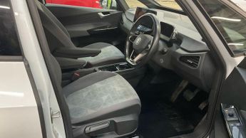 Volkswagen ID.3 Pro Performance 58kWh Life Hatchback 5dr Electric Auto (204 ps)