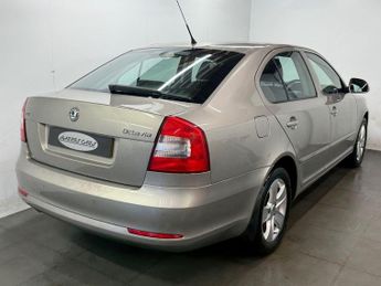 SKODA OCTAVIA 1.4 TSI Elegance Hatchback 5dr Petrol DSG Euro 5 (122 ps) 12 MON