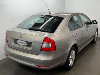SKODA OCTAVIA 1.4 TSI Elegance Hatchback 5dr Petrol DSG Euro 5 (122 ps) 12 MON