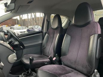 Toyota AYGO 1.0 VVT-i Black Euro 4 3dr (AC)