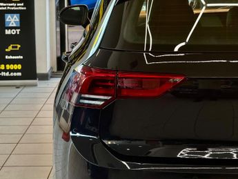 Volkswagen Golf 1.5 eTSI MHEV Life DSG Euro 6 (s/s) 5dr