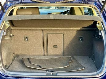 Volkswagen Golf 1.6 TDI SE Nav DSG Euro 6 (s/s) 5dr