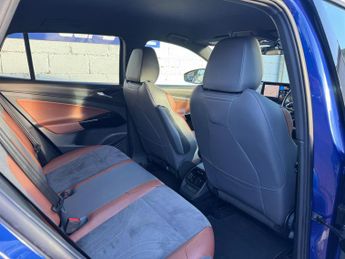 Volkswagen ID.4 Pro Performance 77kWh 1ST Edition Auto 5dr