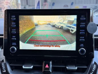 Toyota Corolla 1.8 VVT-h Design CVT Euro 6 (s/s) 5dr