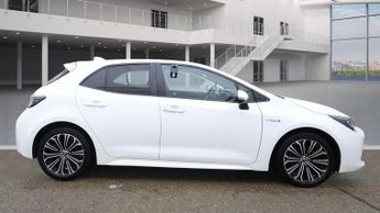 Toyota Corolla 1.8 VVT-h Design CVT Euro 6 (s/s) 5dr