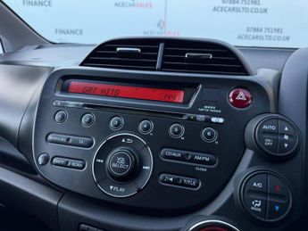 Honda Jazz 1.4 i-VTEC ES Plus CVT Euro 5 5dr