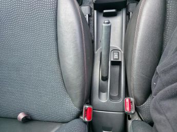 Nissan Note 1.6 16V Tekna Auto Euro 5 5dr