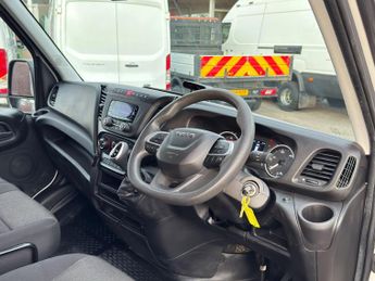 Iveco Daily 2.3D HPI 14V 35S 3520 HiMatic MWB H2 Euro 6 (s/s) 5dr