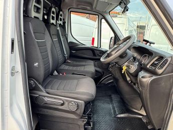 Iveco Daily 2.3D HPI 14V 35S 3520 HiMatic MWB H2 Euro 6 (s/s) 5dr
