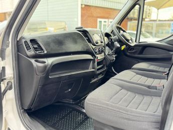 Iveco Daily 2.3D HPI 14V 35S 3520 HiMatic MWB H2 Euro 6 (s/s) 5dr