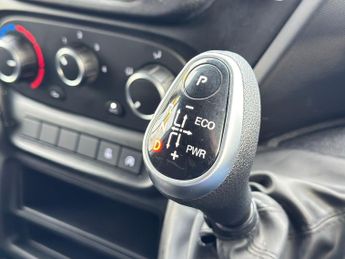 Iveco Daily 2.3D HPI 14V 35S 3520 HiMatic MWB H2 Euro 6 (s/s) 5dr