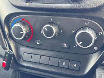 Iveco Daily 2.3D HPI 14V 35S 3520 HiMatic MWB H2 Euro 6 (s/s) 5dr