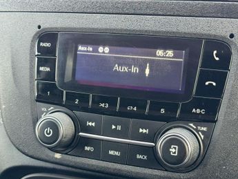 Iveco Daily 2.3D HPI 14V 35S 3520 HiMatic MWB H2 Euro 6 (s/s) 5dr