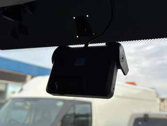 Iveco Daily 2.3D HPI 14V 35S 3520 HiMatic MWB H2 Euro 6 (s/s) 5dr