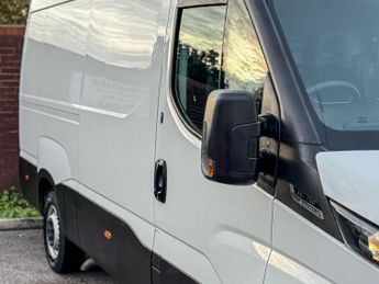 Iveco Daily 2.3D HPI 14V 35S 3520 HiMatic MWB H2 Euro 6 (s/s) 5dr