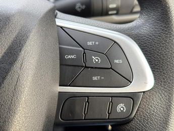 Iveco Daily 2.3D HPI 14V 35S 3520 HiMatic MWB H2 Euro 6 (s/s) 5dr