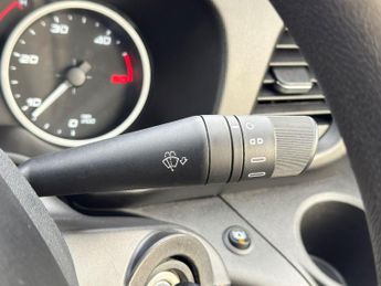 Iveco Daily 2.3D HPI 14V 35S 3520 HiMatic MWB H2 Euro 6 (s/s) 5dr