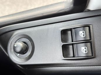 Iveco Daily 2.3D HPI 14V 35S 3520 HiMatic MWB H2 Euro 6 (s/s) 5dr