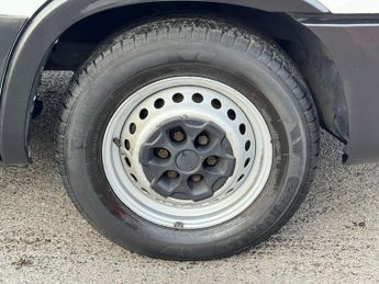 Iveco Daily 2.3D HPI 14V 35S 3520 HiMatic MWB H2 Euro 6 (s/s) 5dr