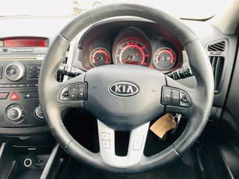 Kia Ceed 1.6 CRDi EcoDynamics 2 Euro 5 (s/s) 5dr