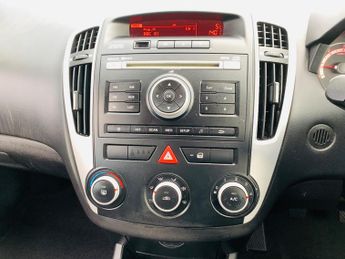 Kia Ceed 1.6 CRDi EcoDynamics 2 Euro 5 (s/s) 5dr