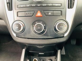 Kia Ceed 1.6 CRDi EcoDynamics 2 Euro 5 (s/s) 5dr