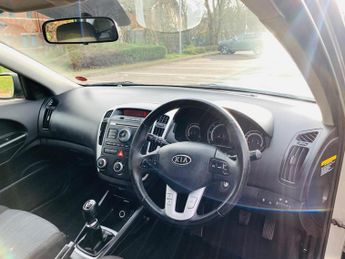 Kia Ceed 1.6 CRDi EcoDynamics 2 Euro 5 (s/s) 5dr