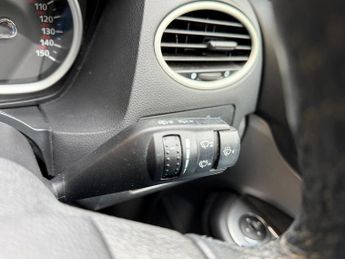 Ford Focus 1.6 Zetec 5dr