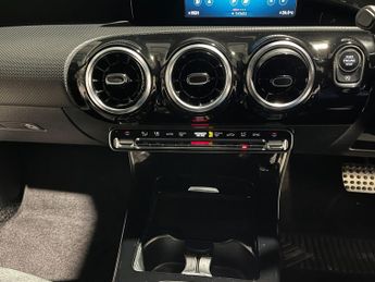 Mercedes-Benz A Class 1.5 A180d AMG Line 7G-DCT Euro 6 (s/s) 5dr