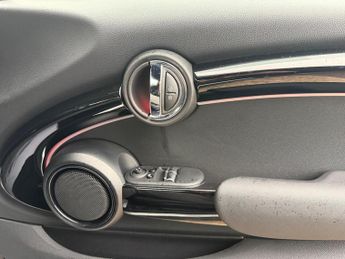 MINI Electric Hatch Cooper SE 32.6kWh Level 2 Auto 3dr