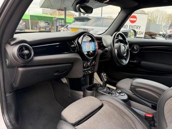 MINI Electric Hatch Cooper SE 32.6kWh Level 2 Auto 3dr