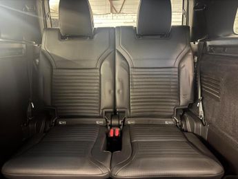 Land Rover Discovery 3.0 SD V6 HSE Luxury Auto 4WD Euro 6 (s/s) 5dr