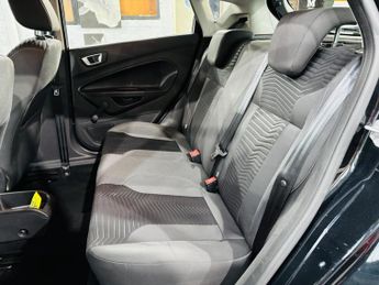 Ford Fiesta 1.0T EcoBoost Zetec Powershift Euro 5 5dr