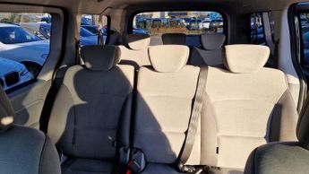 Hyundai i800 2.5 CRDi SE MPV 5dr Diesel Auto Euro 6 (170 ps)