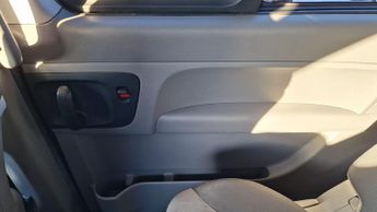 Hyundai i800 2.5 CRDi SE MPV 5dr Diesel Auto Euro 6 (170 ps)