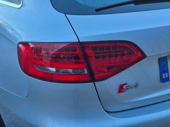Audi S4 Avant 3.0 TFSI V6 S Tronic quattro Euro 5 5dr
