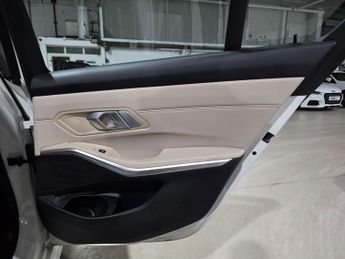 BMW 3 Series 2.0 330e 12kWh M Sport Auto Euro 6 (s/s) 4dr