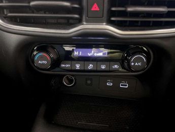 Nissan Juke 1.0 DIG-T N-Connecta Euro 6 (s/s) 5dr