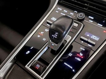 Porsche Panamera 4.0 V8 E-Hybrid 14kWh Turbo S Saloon PDK 4WD Euro 6 (s/s) 5dr