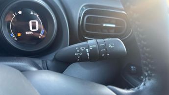 Toyota Yaris 1.5 VVT-h Design E-CVT Euro 6 (s/s) 5dr