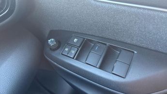 Toyota Yaris 1.5 VVT-h Design E-CVT Euro 6 (s/s) 5dr