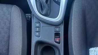 Toyota Yaris 1.5 VVT-h Design E-CVT Euro 6 (s/s) 5dr