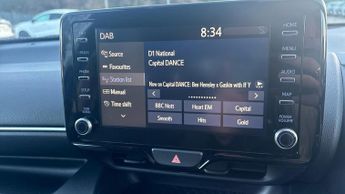 Toyota Yaris 1.5 VVT-h Design E-CVT Euro 6 (s/s) 5dr