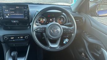 Toyota Yaris 1.5 VVT-h Design E-CVT Euro 6 (s/s) 5dr