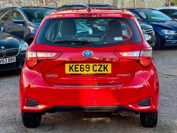 Toyota Yaris 1.5 VVT-h Icon E-CVT Euro 6 (s/s) 5dr