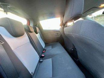 Toyota Yaris 1.5 VVT-h Icon E-CVT Euro 6 (s/s) 5dr