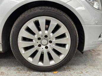 Mercedes-Benz C Class 2.1 C220 CDI BlueEfficiency Elegance Auto Euro 5 4dr