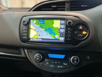 Toyota Yaris 1.5 VVT-h Icon Tech E-CVT Euro 6 (s/s) 5dr