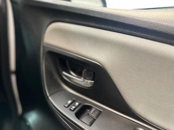 Toyota Yaris 1.5 VVT-h Icon Tech E-CVT Euro 6 (s/s) 5dr